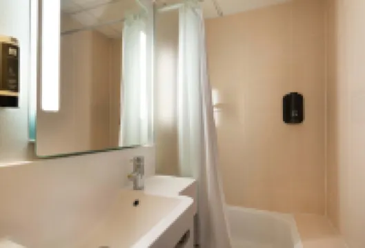 B&B HOTEL Cholet Sud