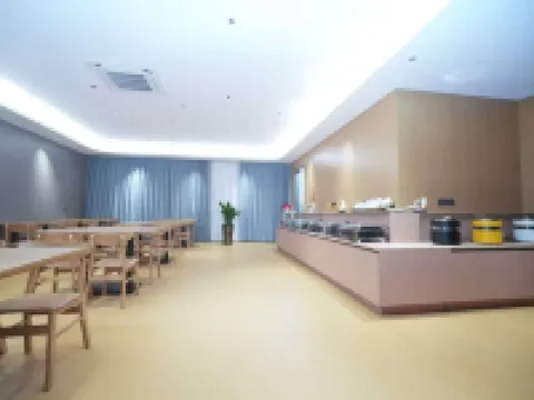 Atlant Business Hotel โรงแรมในเหลียนเจียง