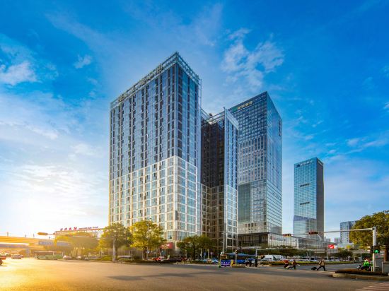 Grapefruit Fashion Boutique Apartment (Shenzhen North Railway Station Huilong Center)
