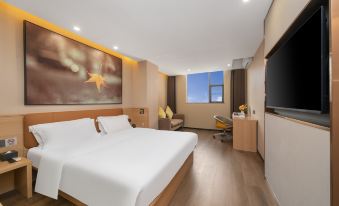 IU Hotel ·( Guangzhou Taihe Jinbo Tiandi Private Science and Technology Park Branch)