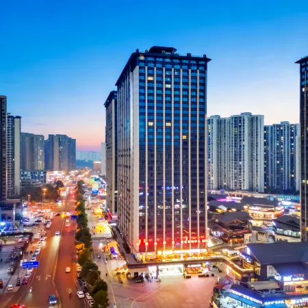Zhizhu Hotel (Leshan High-speed Railway Station Shihao Plaza)
