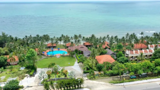 Saigon Phu Quoc Resort & Spa Отели рядом с достопримечательностью «Лонг-Бич Перлс»