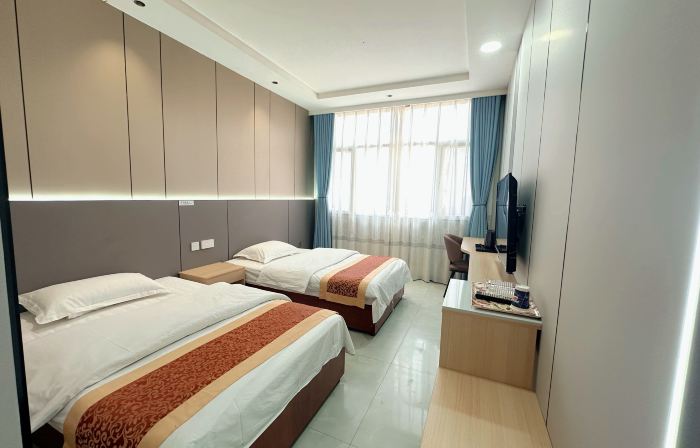 Yijia Hotel