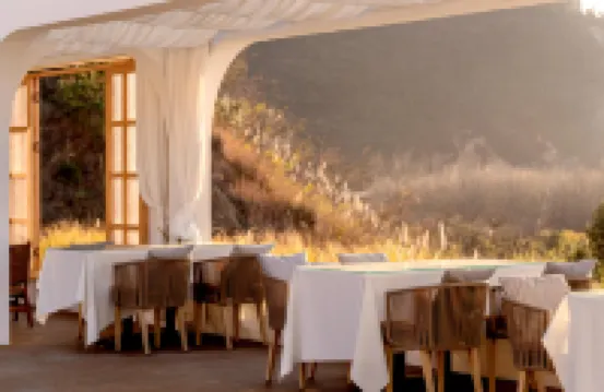 Lis Amman Holiday Villa Seaview Pool Estate Hotel (Erhai Airport Branch)