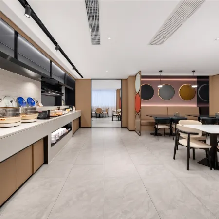 7 Days Inn (Zhenjiang Danyang Glasses City Golden Eagle Plaza Danjin Road Flagship Store)