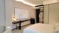 Mile Dieyuan Hot Spring Hotel (Huquan Ecological Park) - ที่มีสระว่ายน้ำ