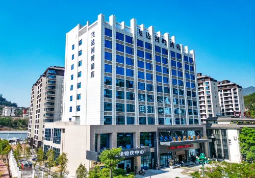 Feida Riverside Hotel (Riverside Night Market) - parcheggio