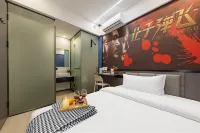 Qiyue Apartment (Shenzhen Futian Huaqiang Road Metro Station Branch)