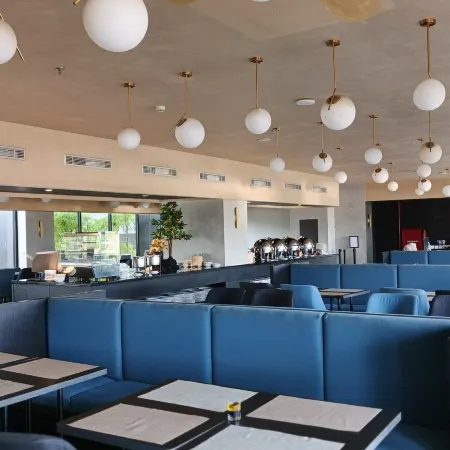 Bono Hotel by ARTOTEL - Pekanbaru Отели рядом с достопримечательностью «Река Сиак»