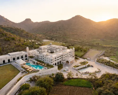 Wyndham Garden Udaipur Bhuwana Hotels near Amberi