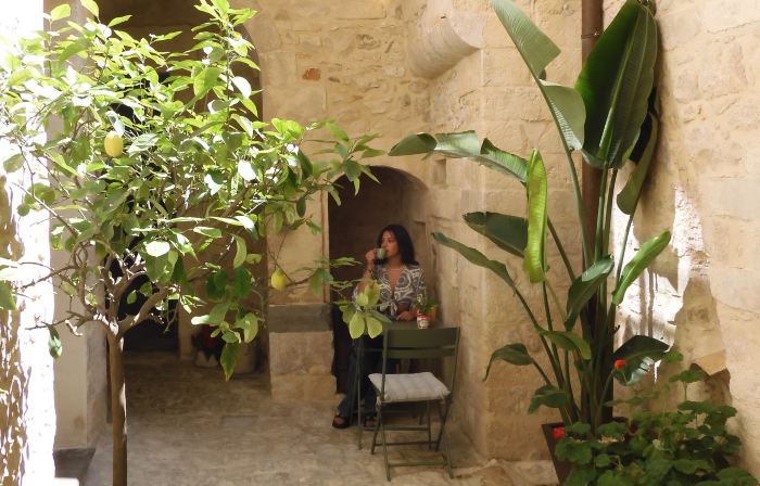 P43 Sicilian Suites
