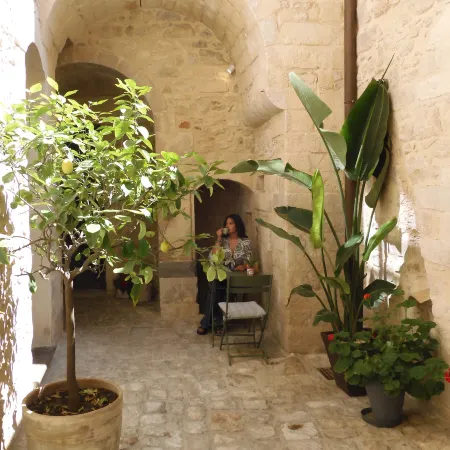 P43 Sicilian Suites