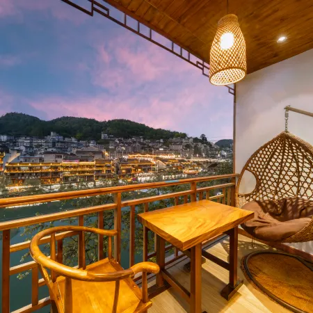 Phoenix Yuanshe Riverview Homestay (Phoenix Scenic Area Nanhua Branch)