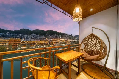 Phoenix Yuanshe Riverview Homestay (Phoenix Scenic Area Nanhua Branch) Hotels in 
