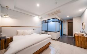 Daegu Dongseongro EOS Hotel