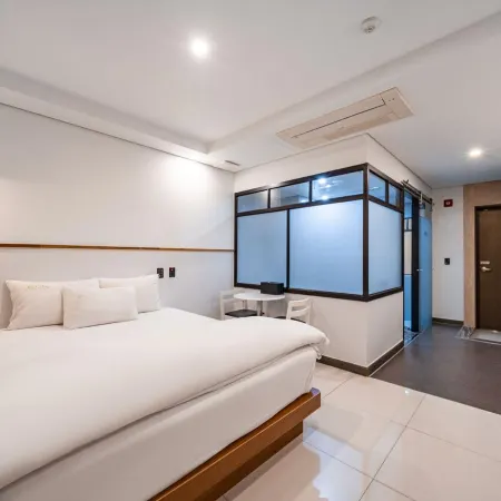 Daegu Dongseongro EOS Hotel