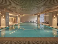 The Reserve Hotel Luoyang, Curio Collection by Hilton - Pools