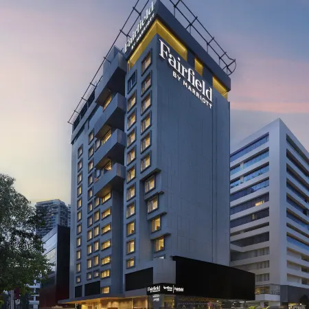 Fairfield by Marriott Mumbai Andheri West Отели рядом с достопримечательностью «Пляж Акса»