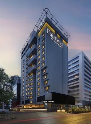 Fairfield by Marriott Mumbai Andheri West Hotels near Star Bazaar