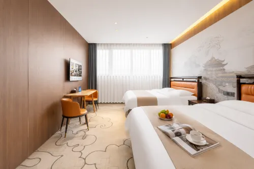 Viva Hotel (Beijing International Trade Sihui East Subway Station)