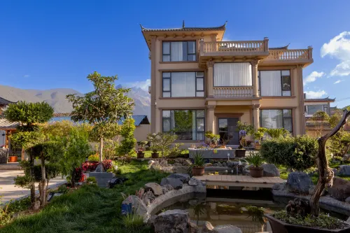Jinta Snow·MT | 360° Golden Snow‑Capped View, Waterscape Garden Villa (Baisha Ancient Tow) - 2-Sterne