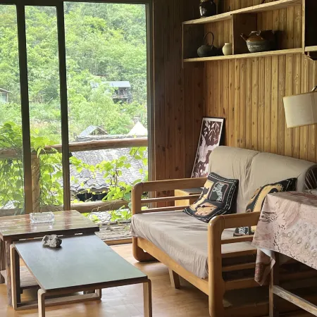 Slow Days Carriage Homestay