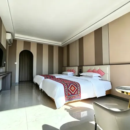 Tangbula · Wangshanhe Xianshi Homestay (Nilka Bee Town)