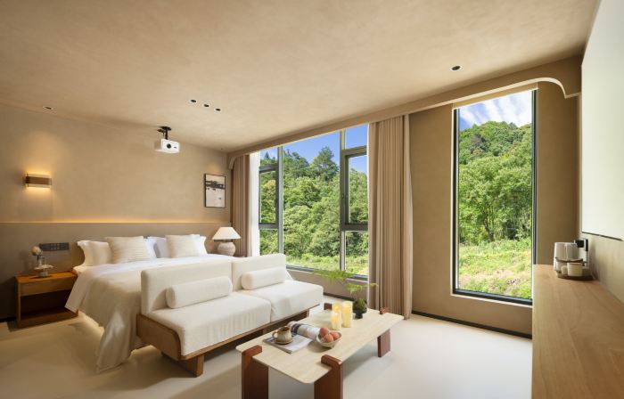 By the Hills · Lure Luxury Designer Valley Resort (Sanqingshan Scenic Area)