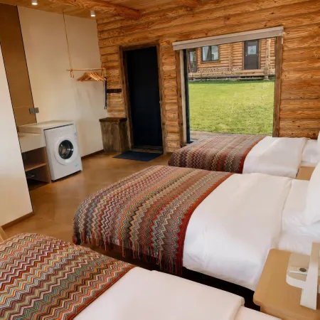Baiha Yueju Homestay (Baihaba Scenic Area)