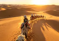 Tengger Dune Stellar · Latitude 37° Starry Desert Resort - parkir