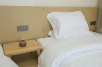 Xingyi Blue Moon Bay Xinglin Courtyard Homestay - New