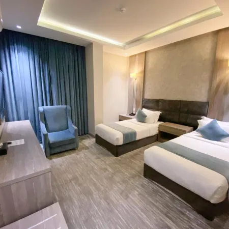 Lian Park Hotel