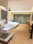 Zhuyu Qingfeng Homestay (Xingyi Sunshine Valley Resort Area) - Inns