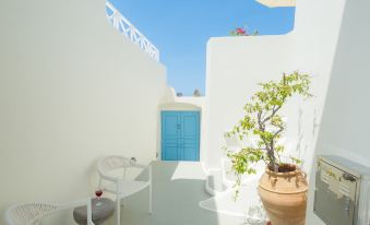 Pantelia Suites