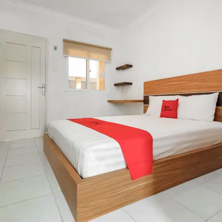 RedDoorz Plus Near Palembang Square Mall