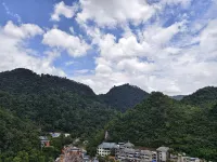 Qianling Grand Hotel - pemandangan pegunungan
