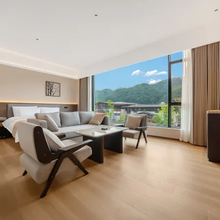 Qianna Guanshan Hotel (Luoyang Baiyunshan)