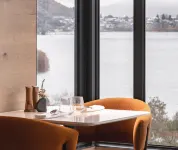 Avani Queenstown Hotel - bar