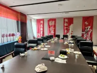 McGettie Jinjiang Century Hotel - Gym