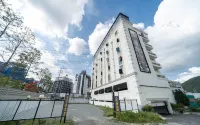 Yangsan Pyeongsan Den Bastar Hotel - جاكوزي