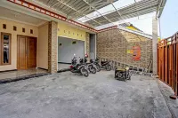 Assalaam Homestay Syariah RedPartner Hotels in Lamongan