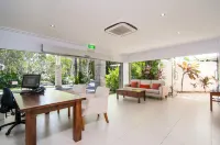 Mandalay Luxury Beachfront Apartments - spa