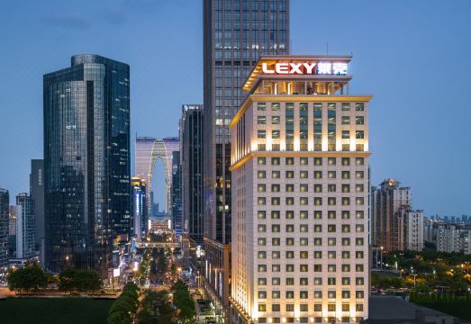 르네상스 쑤저우 호텔의 깔끔하고 현대적인 객실 인테리어