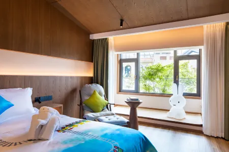 Huangshan Liyang View Hall (Tunxi Old Street Branch) Отели рядом с достопримечательностью «Cheng's Miyake»