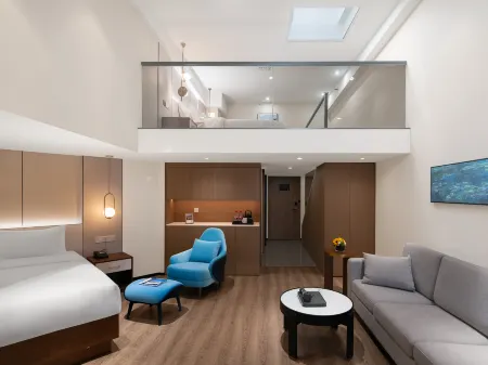 Poltton International  Serviced Apartment (Wuhan High-Speed Railway Station West Square) Отели рядом с достопримечательностью «Wuhan Keji Daxue Chengshi College»