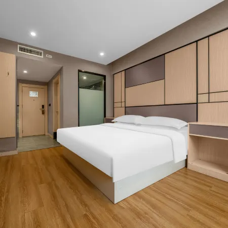 Four Seasons Arrangement Hotel (Qujing Garden Shop)