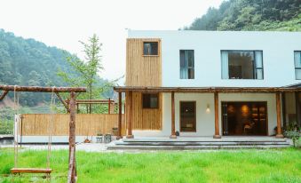 Yanyunli Homestay (Guangyuan Zengjiashan Scenic Area)