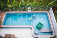 InSide Homestay (Foshan Midea Luhu) - مسبح خاص