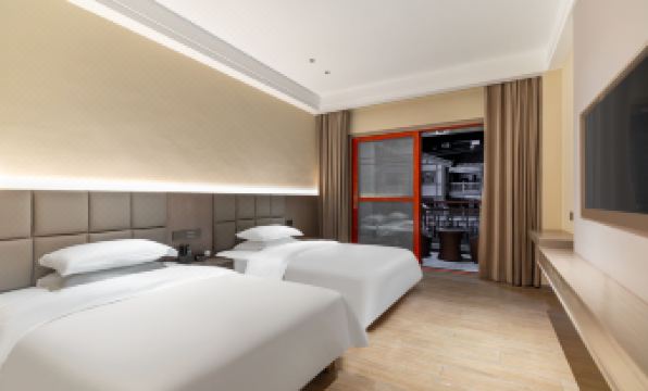 Yunyang County Jingqian Holiday Hotel