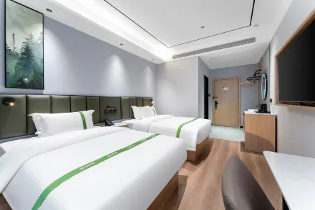 GreenTree Inn Express Hotel (Jinan CBD Vientiane City) Отели рядом с достопримечательностью «Shandong University of Political Science and Law»